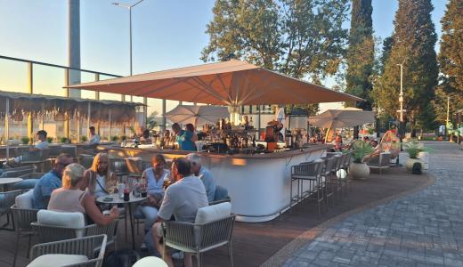 beach bar 1